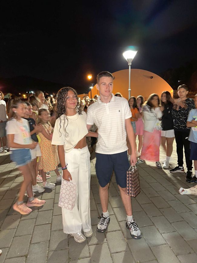 aaaDruga pratilja i drugi pratilac